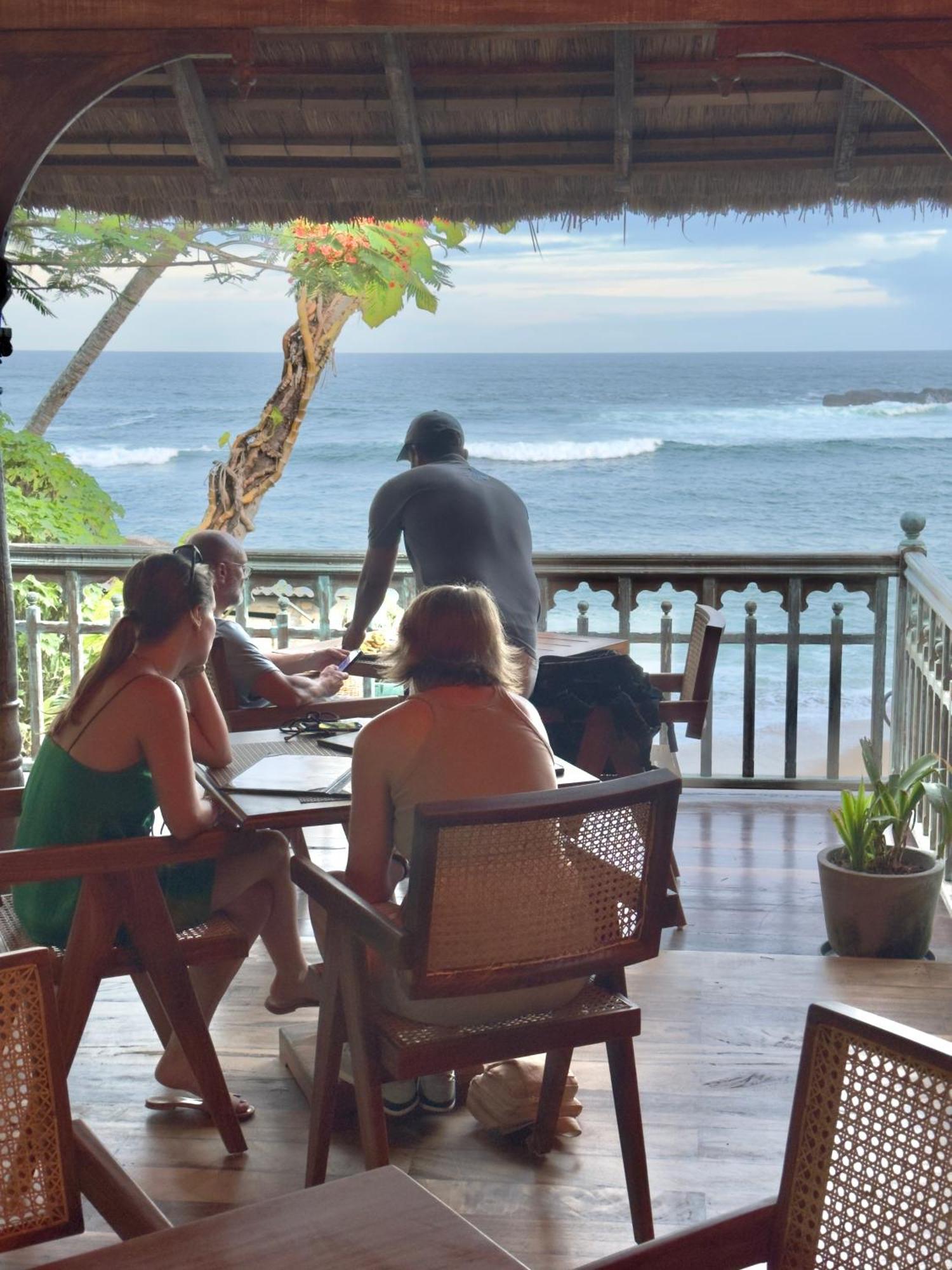 Aga Surf View Hotell Tangalle Exteriör bild