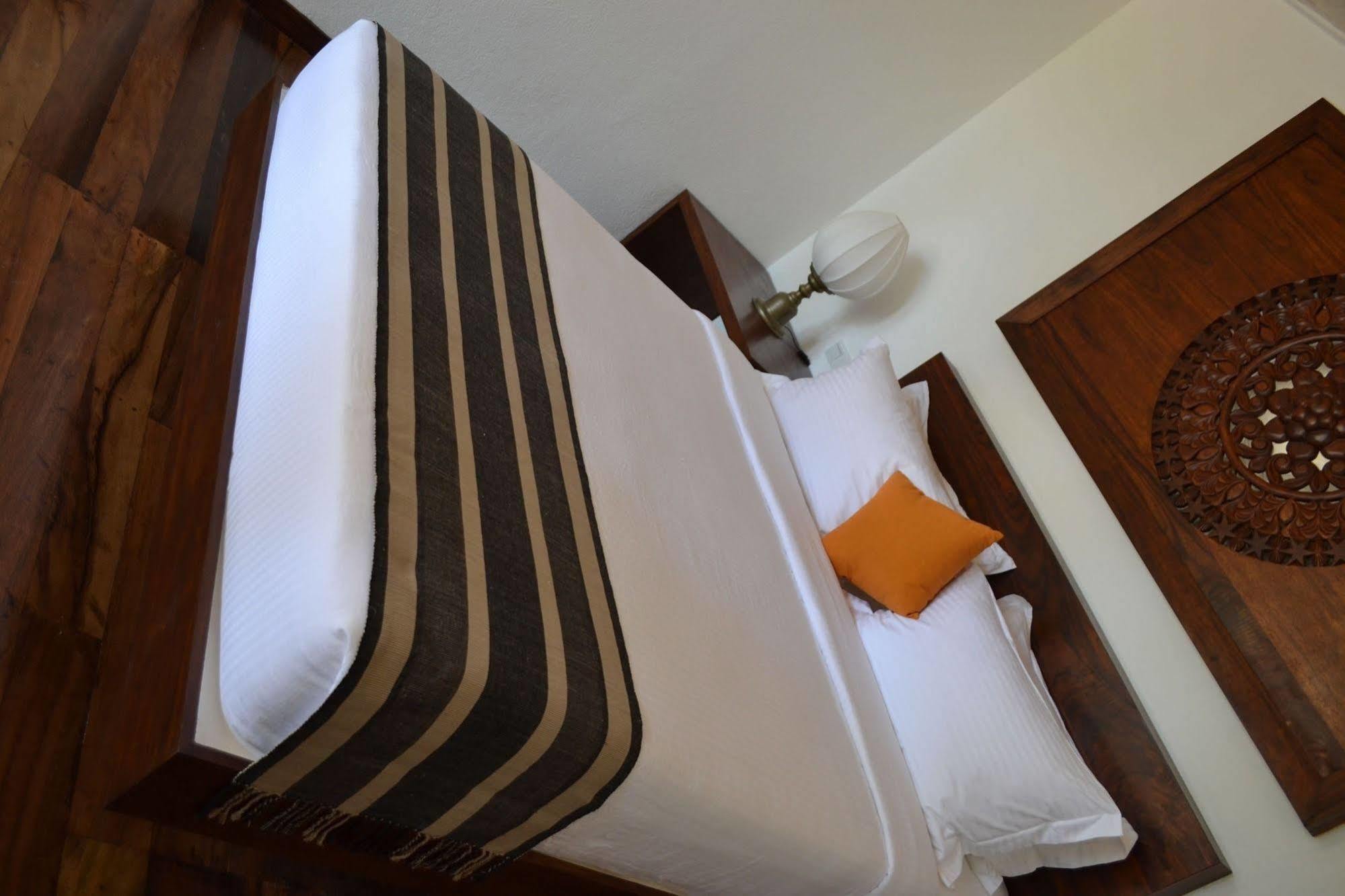 Aga Surf View Hotell Tangalle Exteriör bild