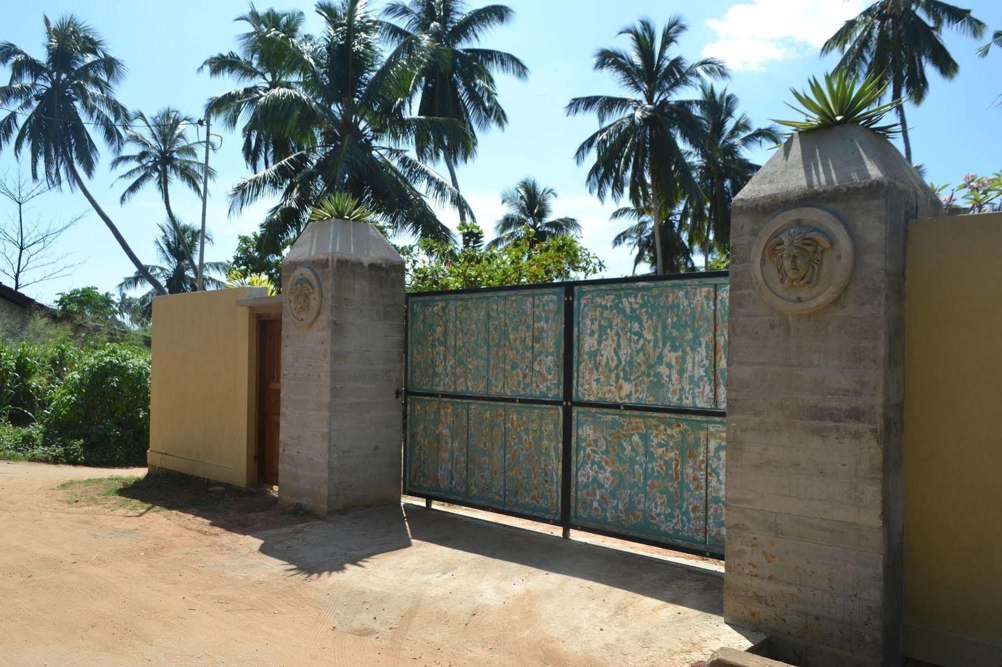 Aga Surf View Hotell Tangalle Exteriör bild
