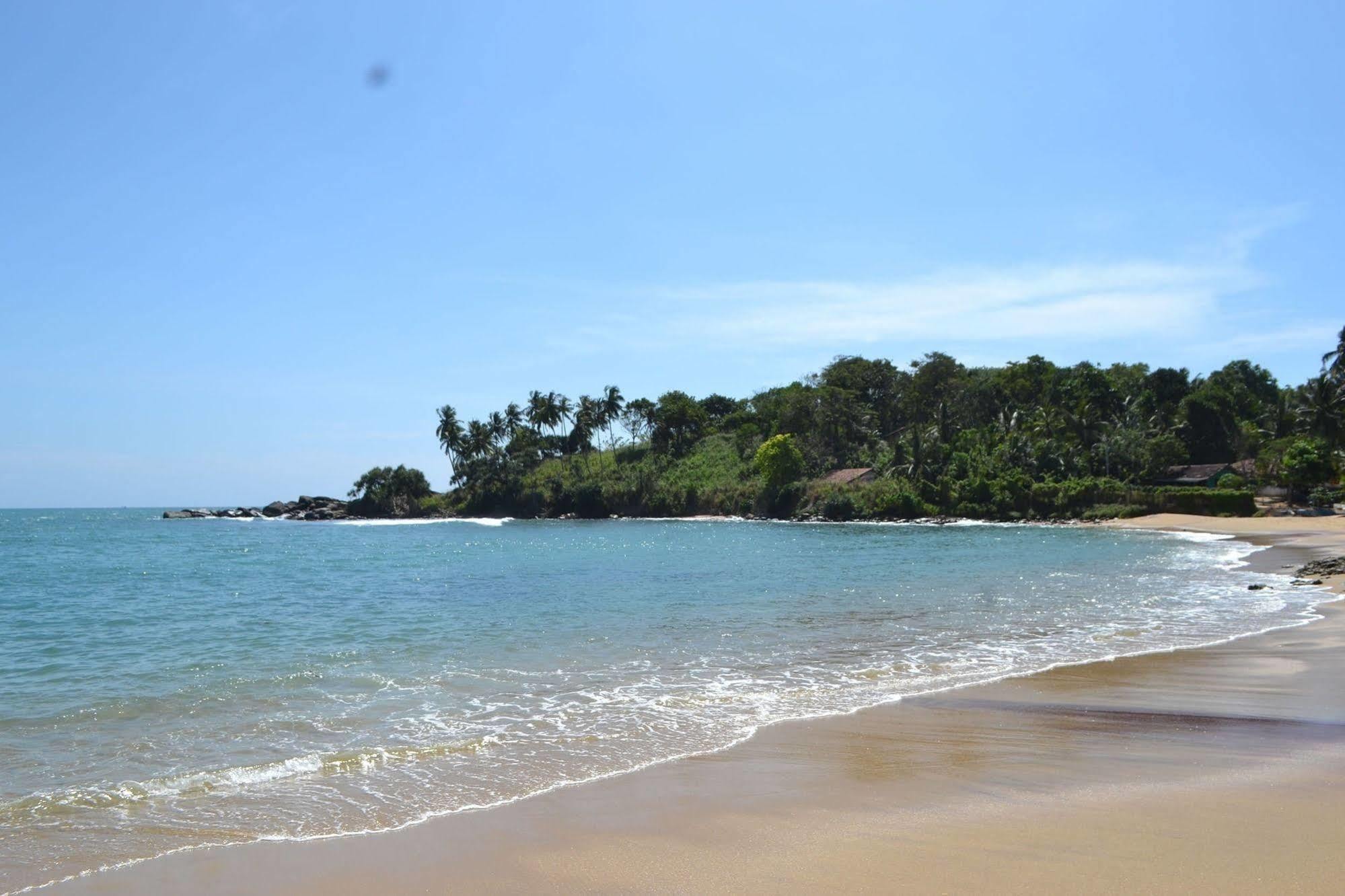 Aga Surf View Hotell Tangalle Exteriör bild